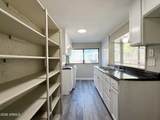 211 Latham Boulevard - Photo 12