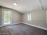 211 Latham Boulevard - Photo 17