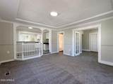 211 Latham Boulevard - Photo 6