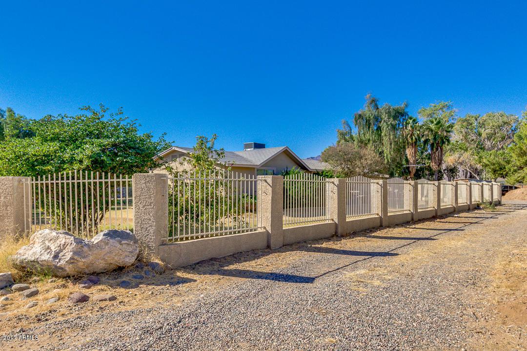 18503 Northern Avenue - Photo 1