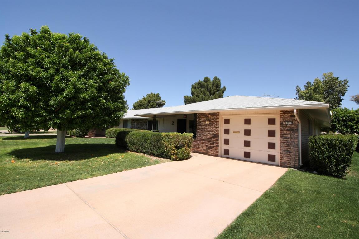 9718 Oak Ridge Drive - Photo 1