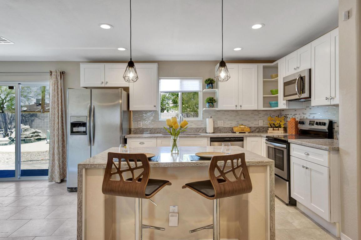 1730 Clarendon Avenue - Photo 1