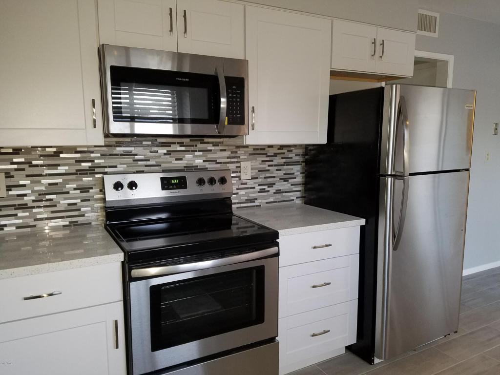 9463 111TH Avenue - Photo 1