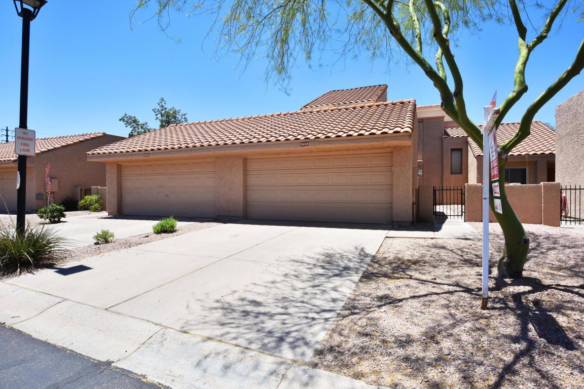 1642 El Camino Drive - Photo 1
