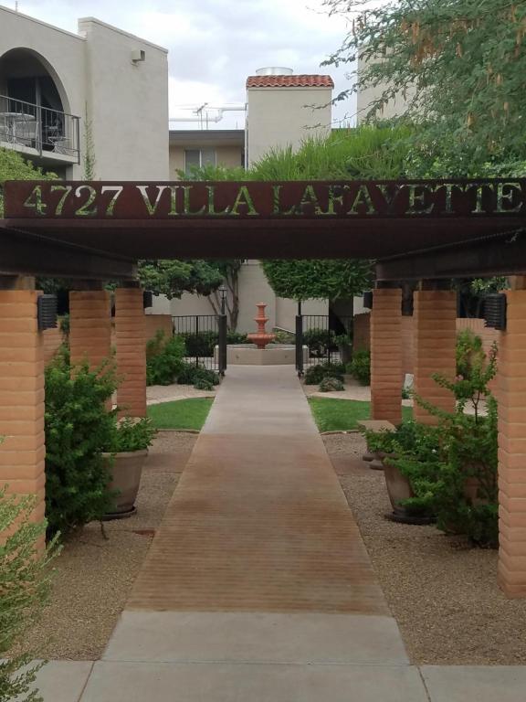 4727 Lafayette Boulevard - Photo 1