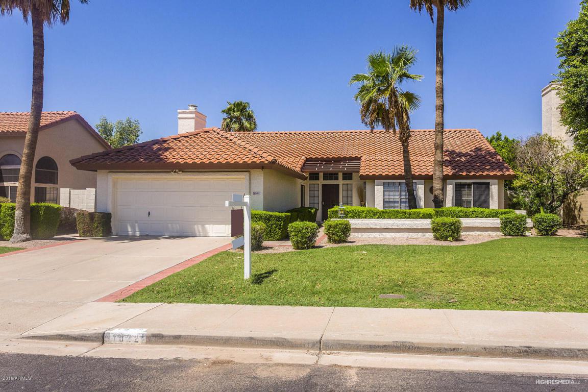 1022 Somerset - Photo 1