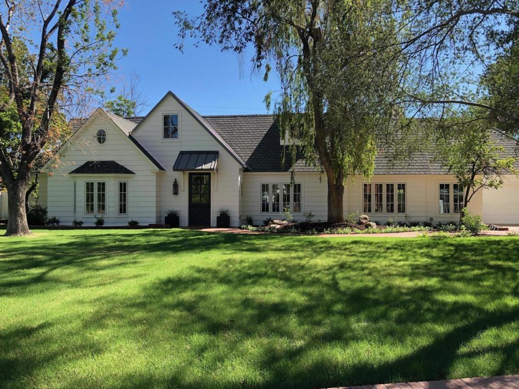 3211 Manor Drive - Photo 1
