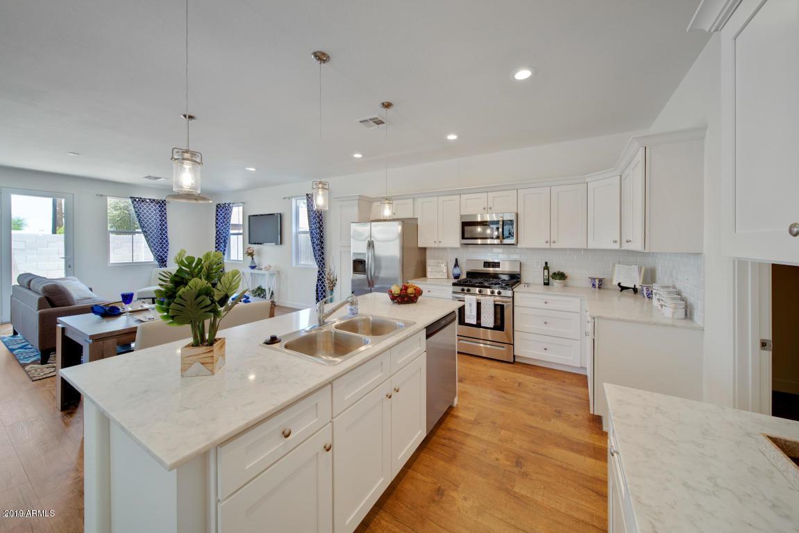 3218 Glendale Avenue - Photo 1