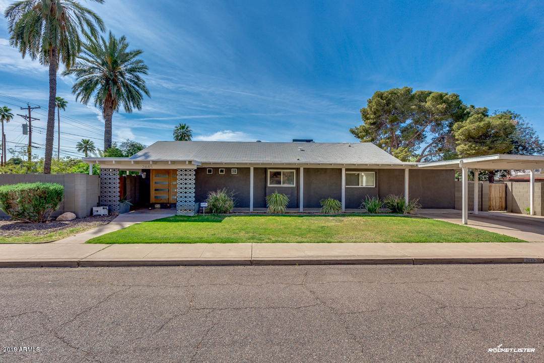 2645 Glenrosa Avenue - Photo 1