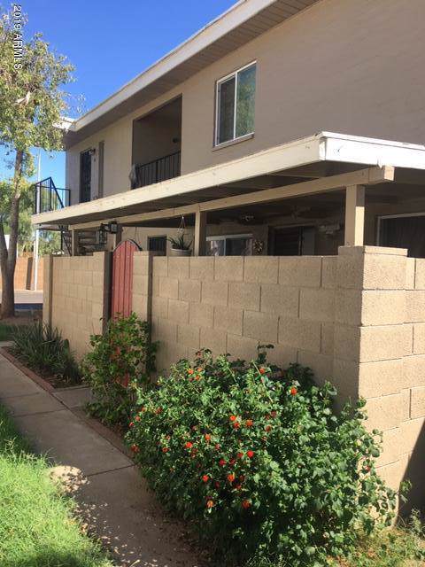 2132 Glenrosa Avenue - Photo 1