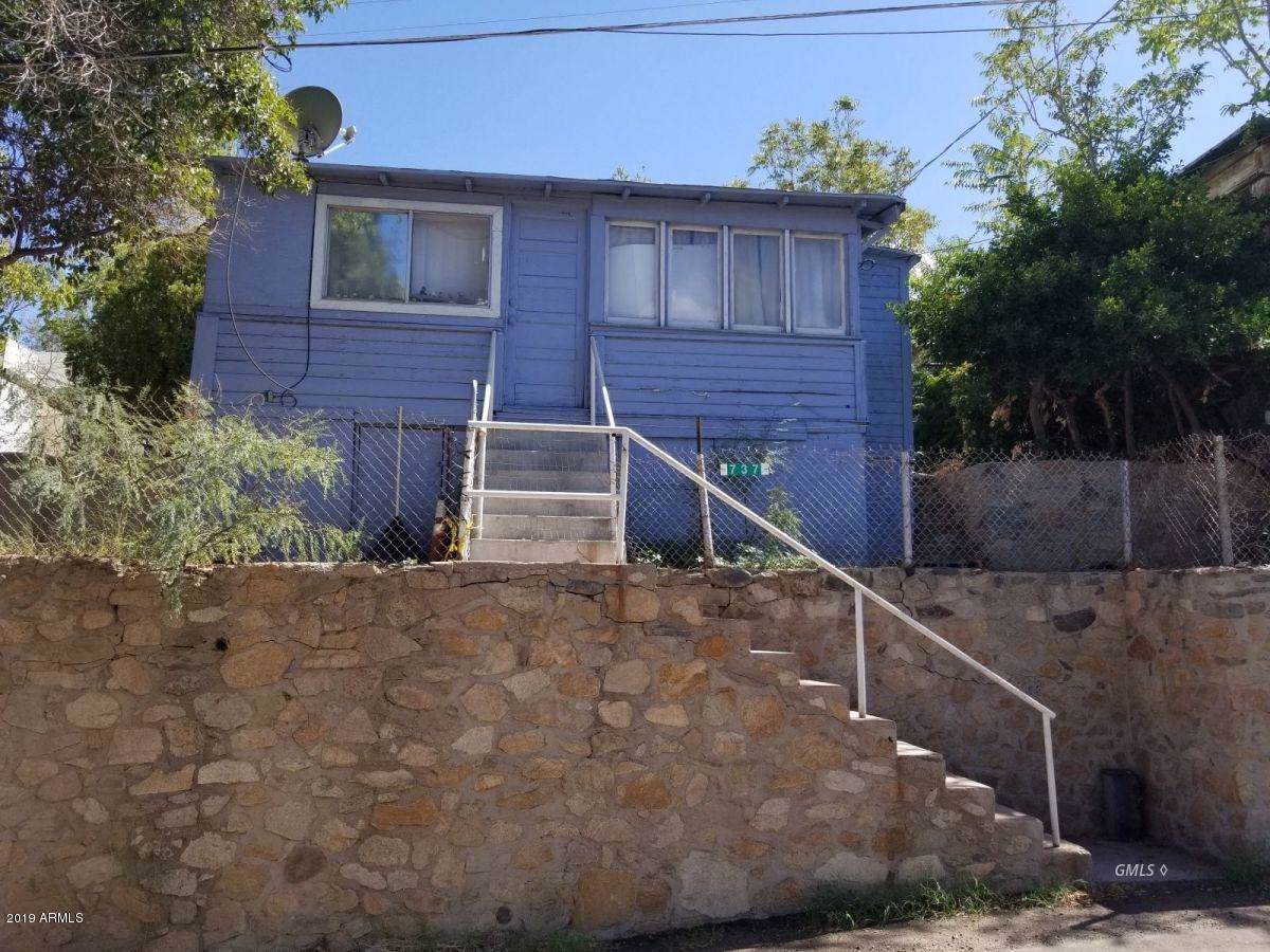 737 Smith Street - Photo 1
