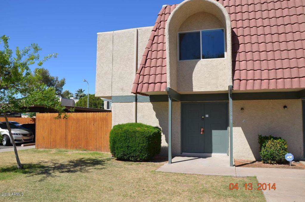 5909 Townley Avenue - Photo 1