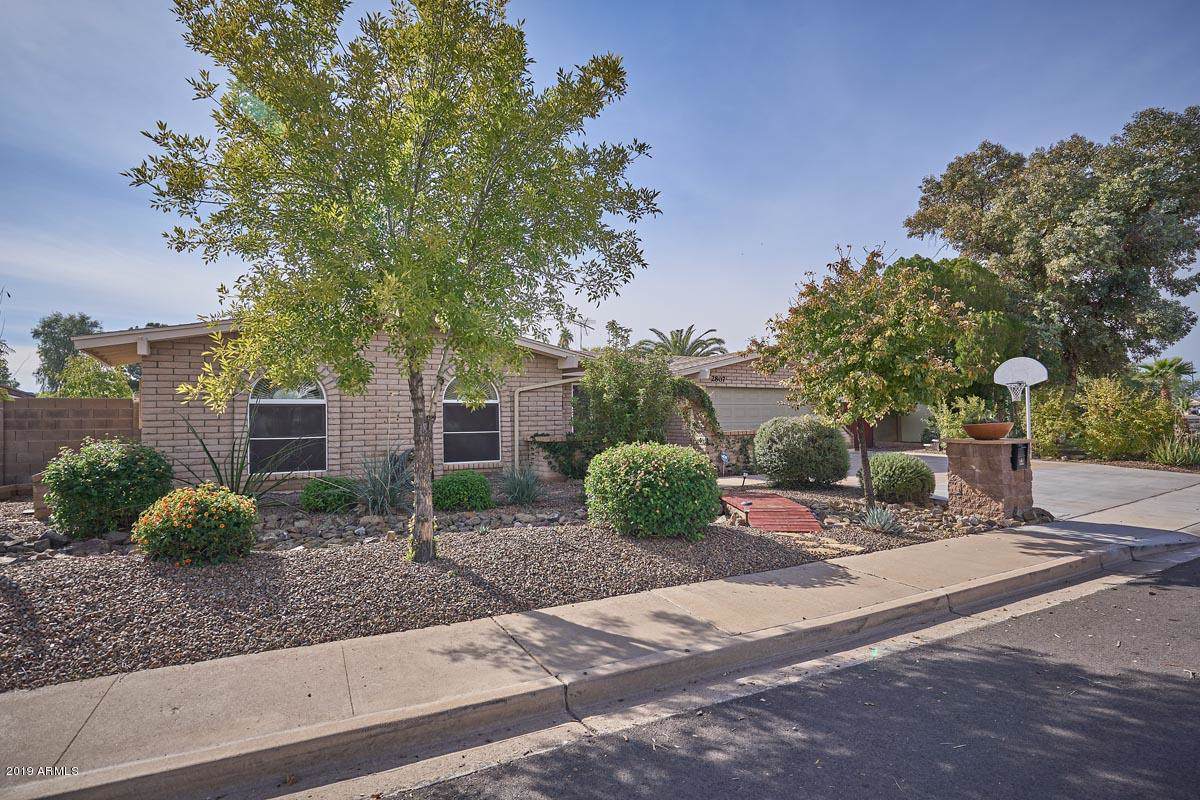 2807 Straford Drive - Photo 1