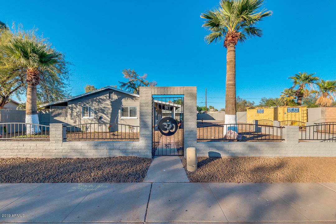 1838 Oak Street - Photo 1