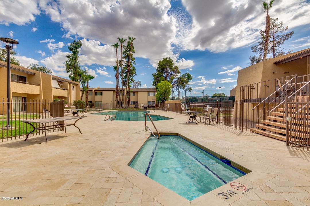 8055 Thomas Road - Photo 1