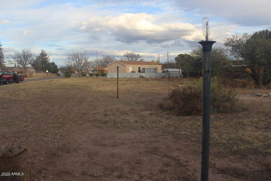 302 Navajo Street - Photo 1