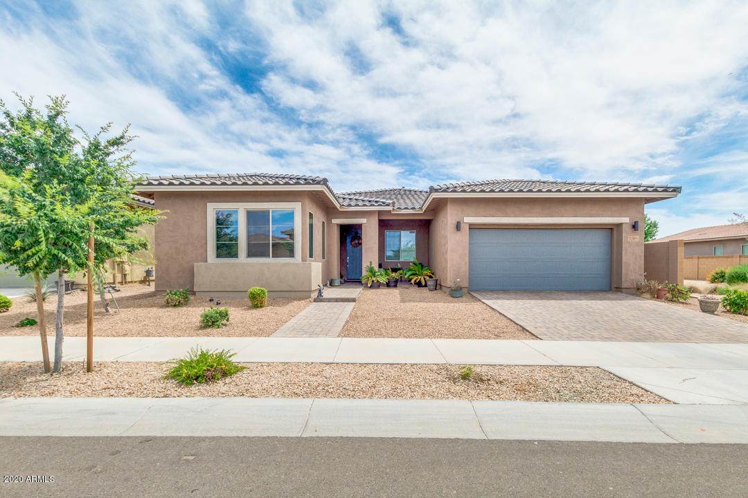 22689 Munoz Street - Photo 1 22689 Munoz Street - Photo 1