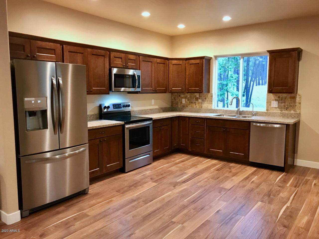 528 Rim Drive - Photo 1