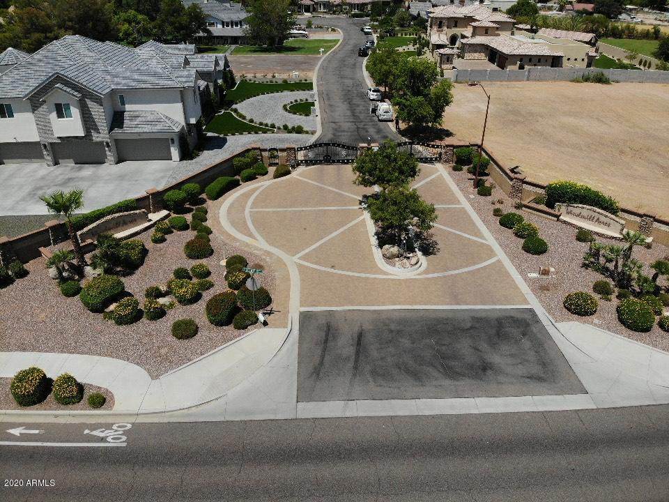 25 Churchill Court - Photo 1