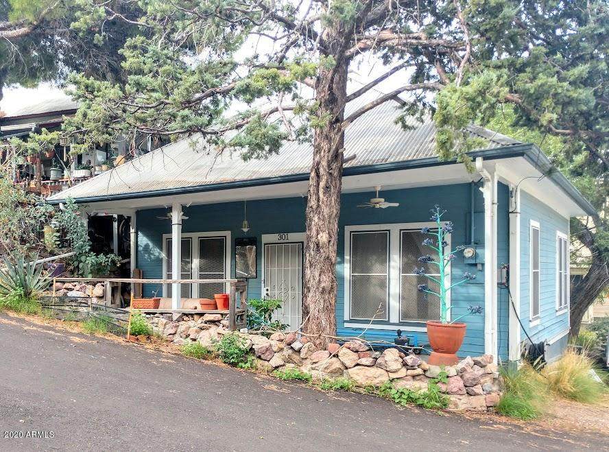 301 Oak Avenue - Photo 1