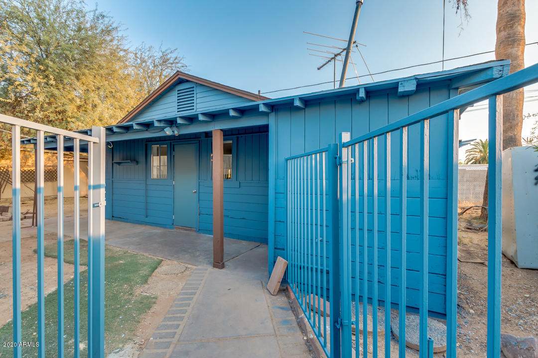 2615 Augusta Avenue - Photo 1