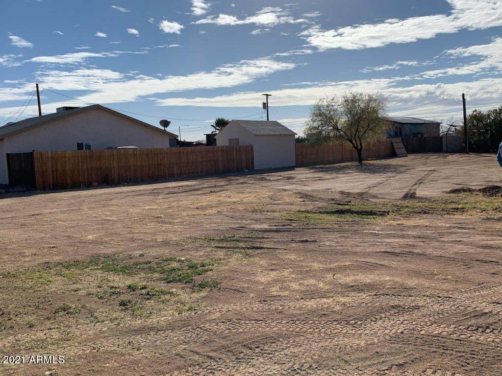 681 Sunset Avenue - Photo 1