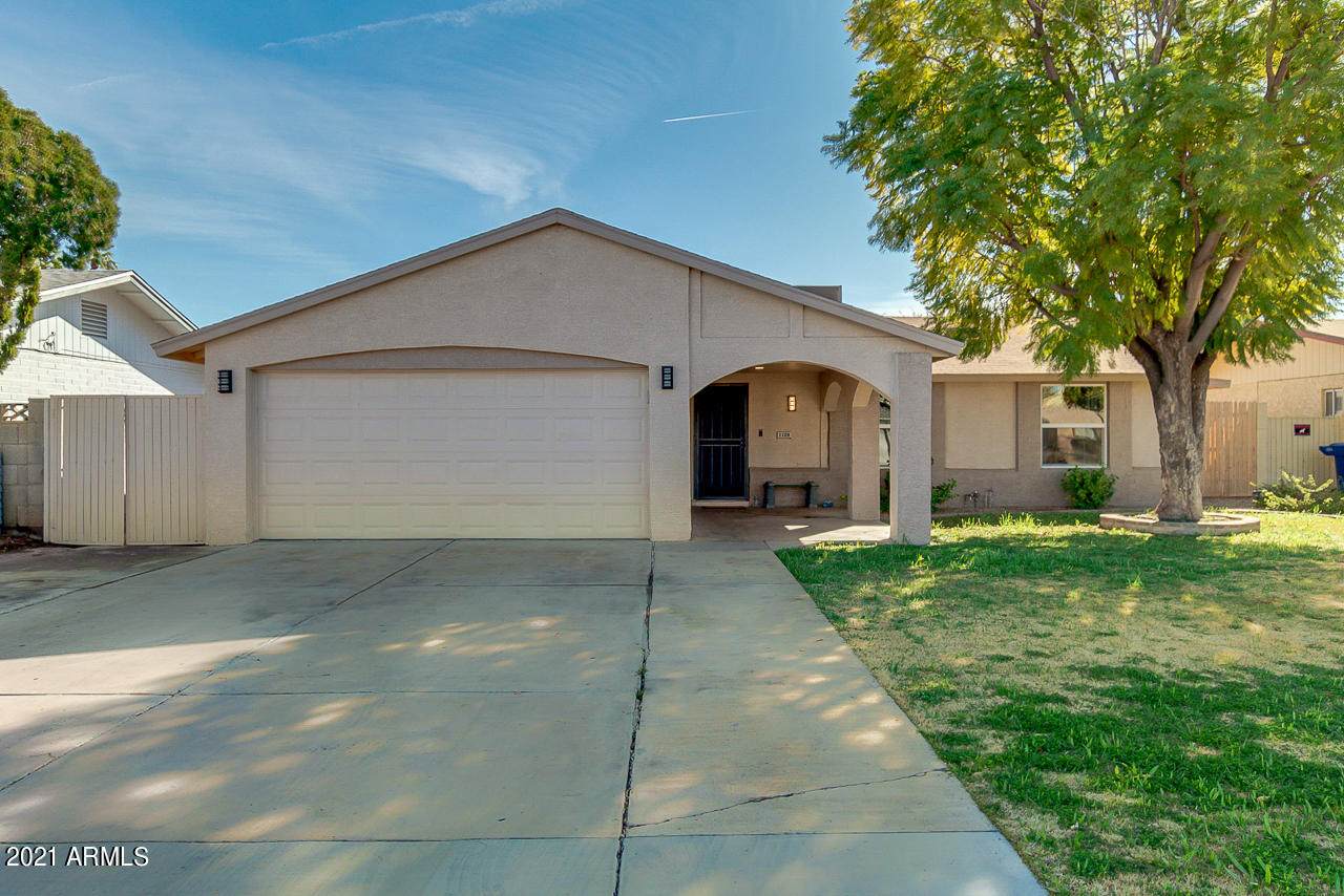 1129 Mesquite Street - Photo 1