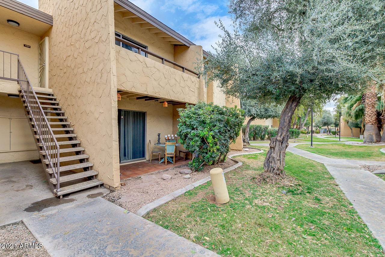 8055 Thomas Road - Photo 1