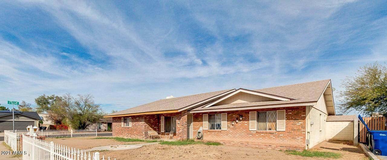620 Kenwood Street - Photo 1