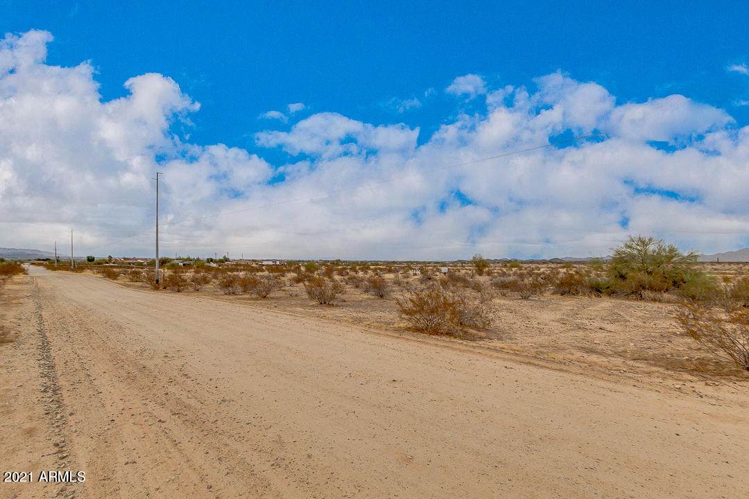 21811 Narramore Road - Photo 1