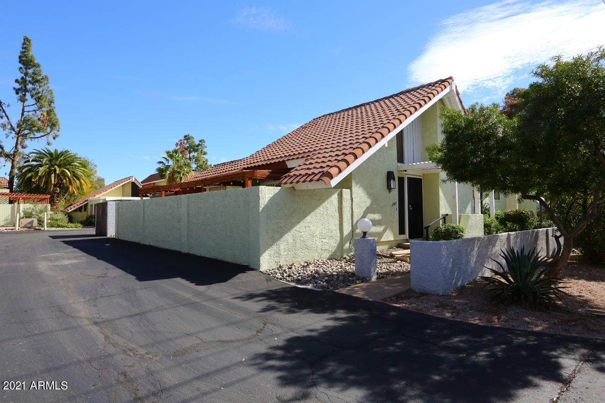 4747 10TH Street - Photo 1
