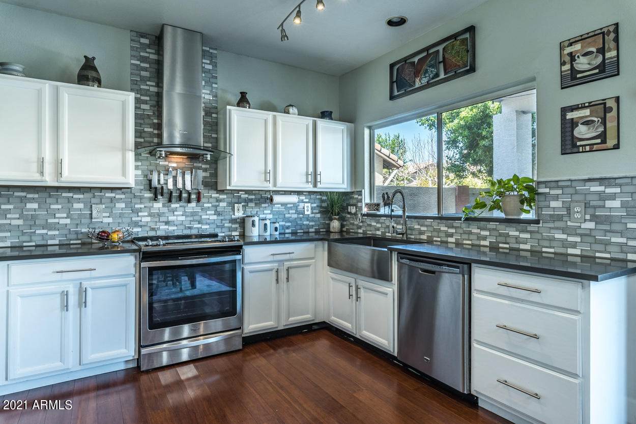1052 Washington Avenue - Photo 1