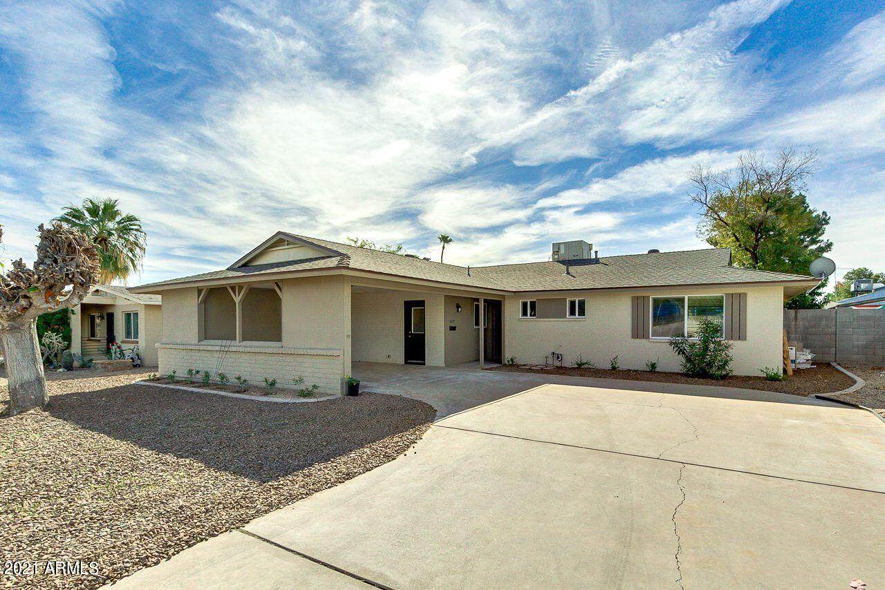 2427 Larkspur Drive - Photo 1