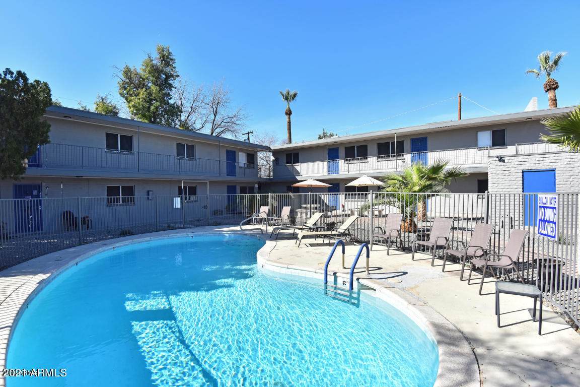 2503 Clarendon Avenue - Photo 1