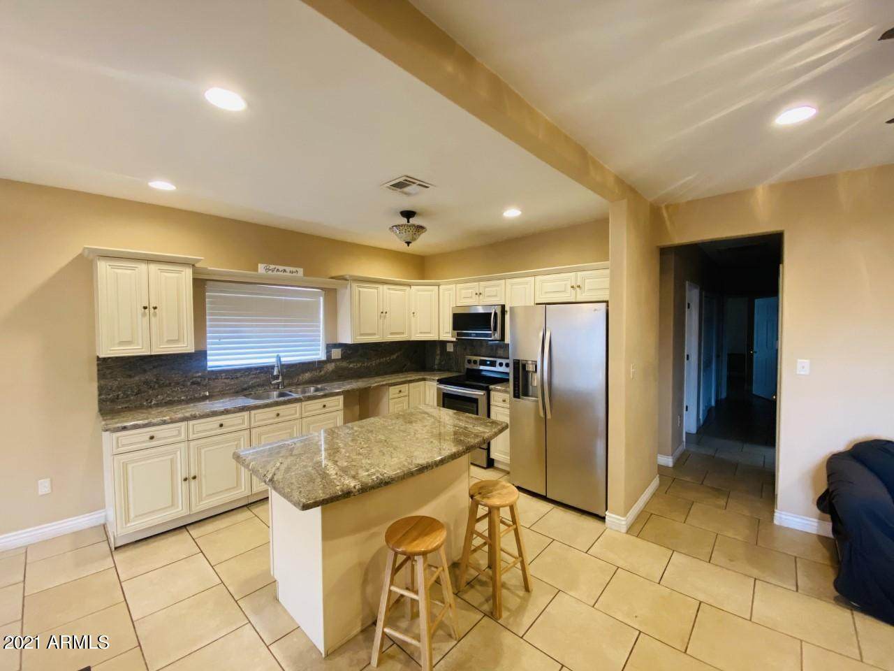 730 7TH Street - Photo 1