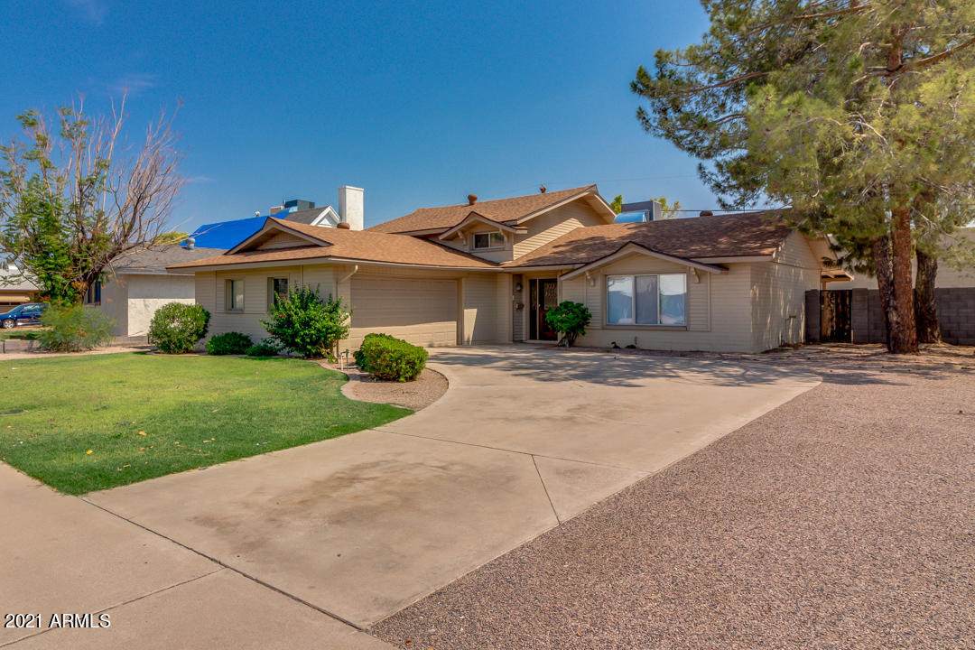 137 Riviera Drive - Photo 1
