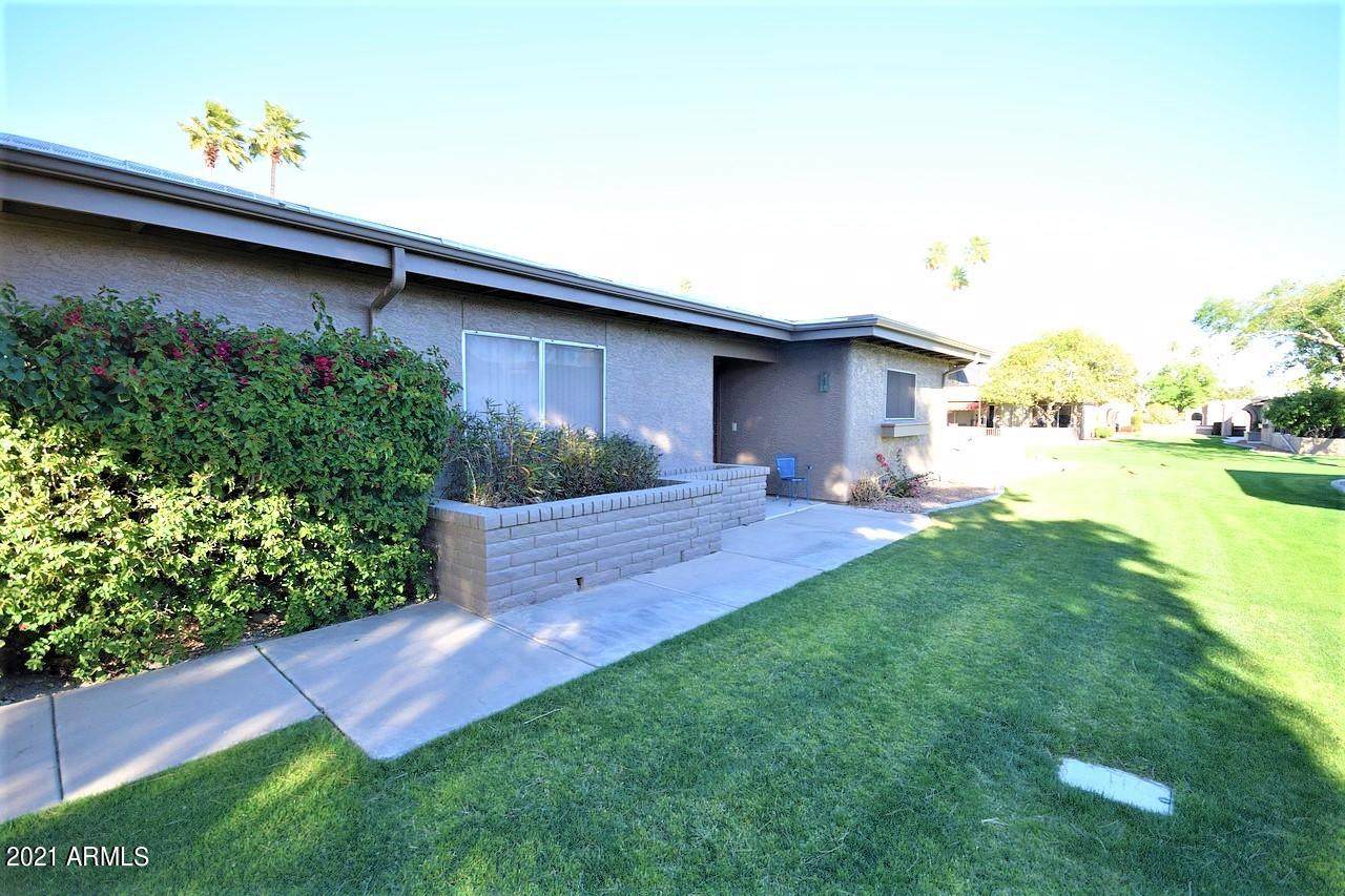 25243 Glenburn Drive - Photo 1