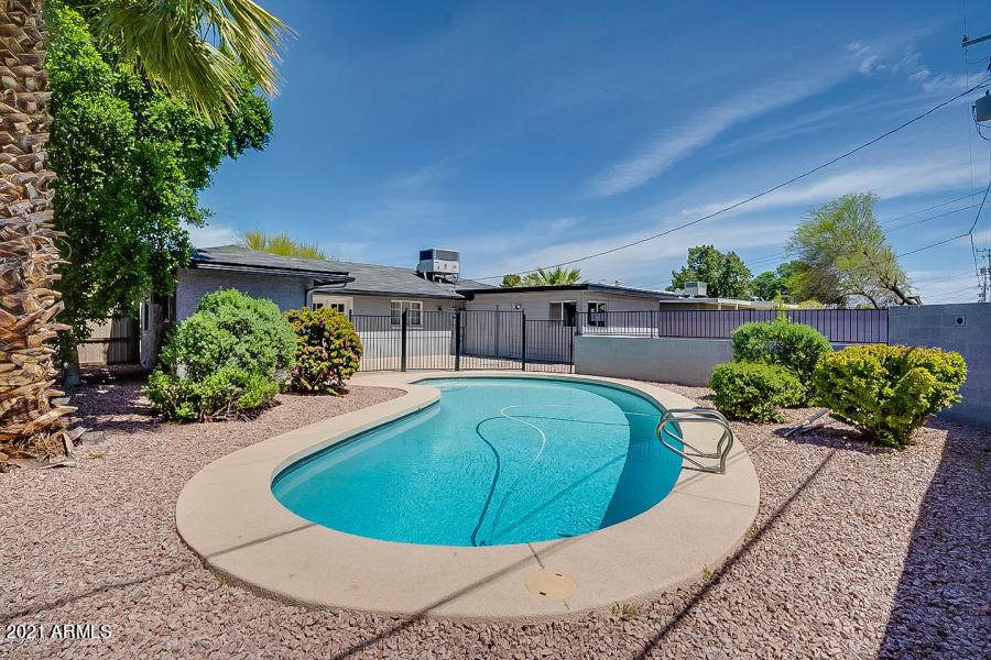 543 19TH Street - Photo 1