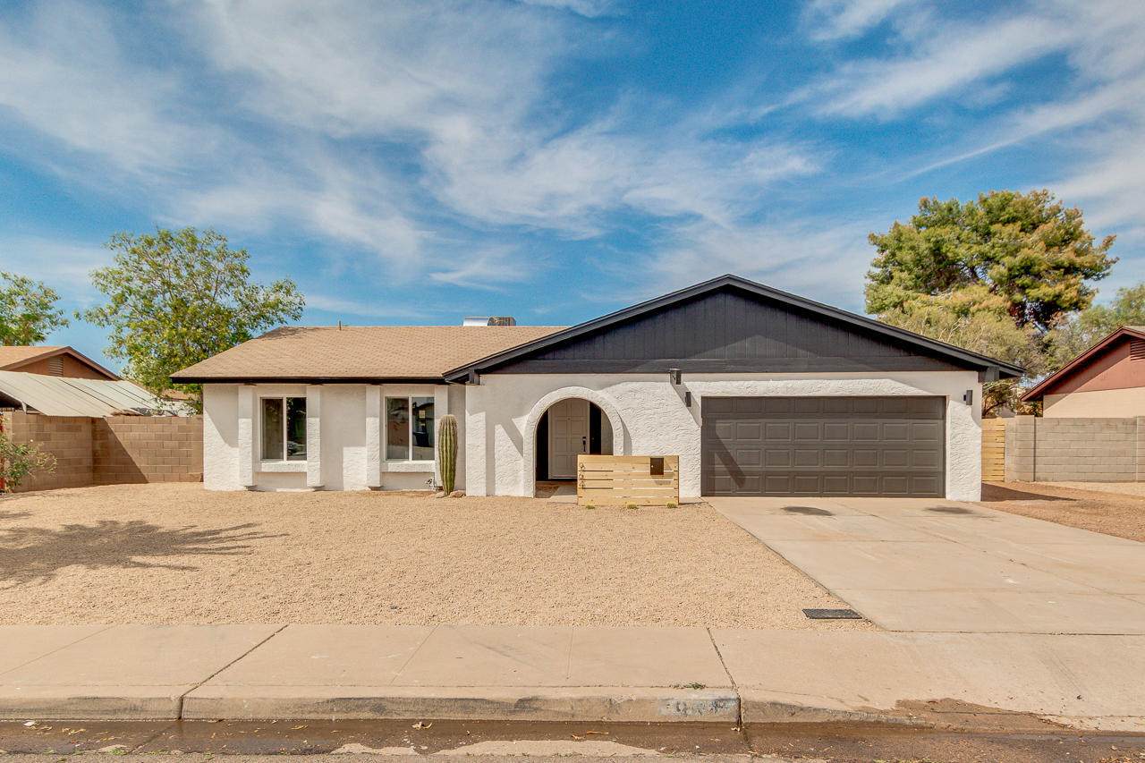 964 Manhatton Drive - Photo 1