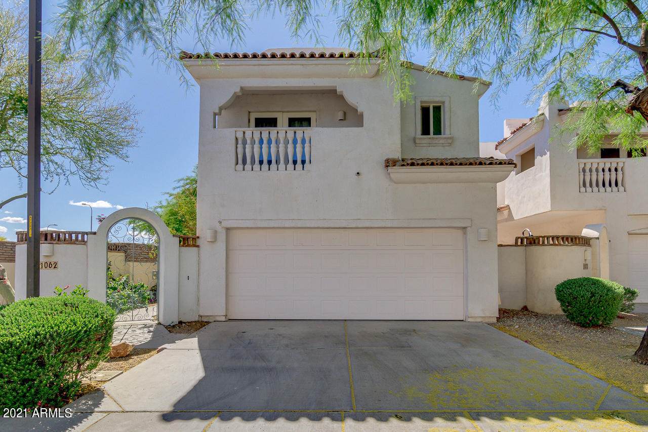 1062 Henry Drive - Photo 1