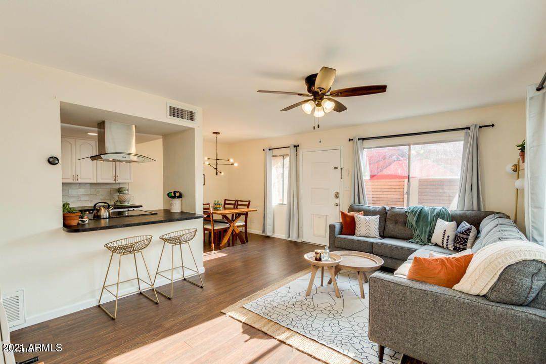 8129 Glenrosa Avenue - Photo 1