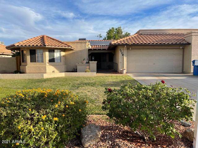 3229 Desert Cove Avenue - Photo 1