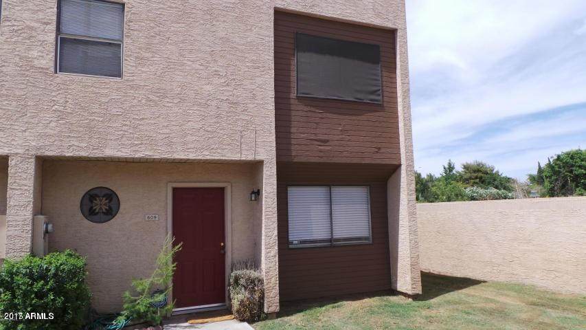 609 13TH Street - Photo 1