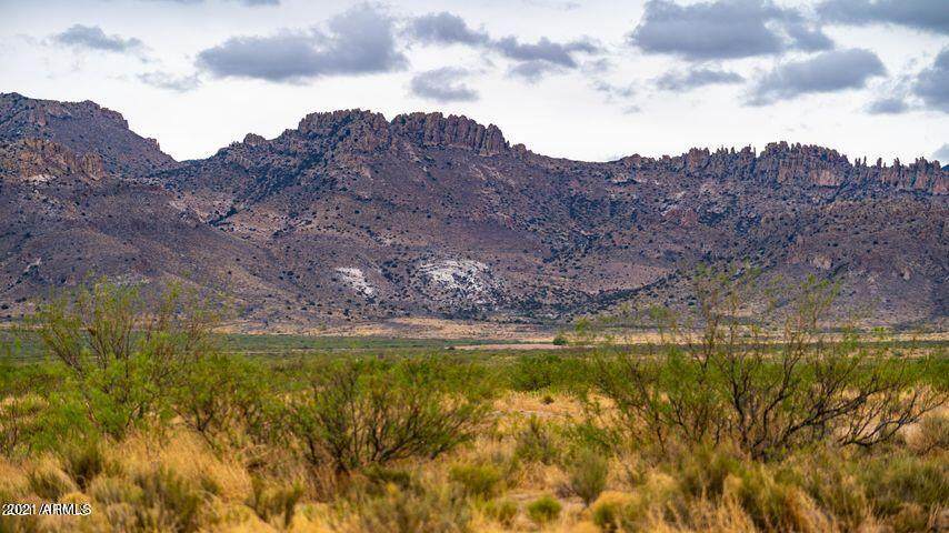 Three Triangle Ranches #38, 20 Acres - Photo 1