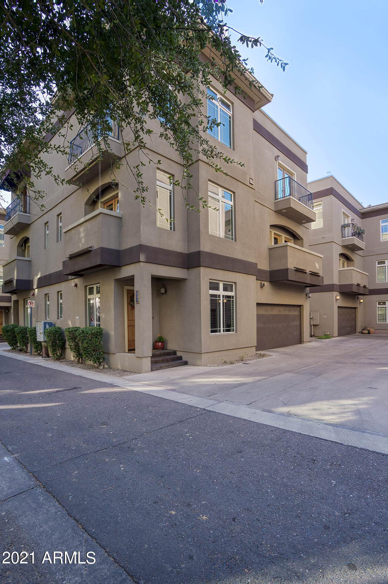231 Portland Street - Photo 1