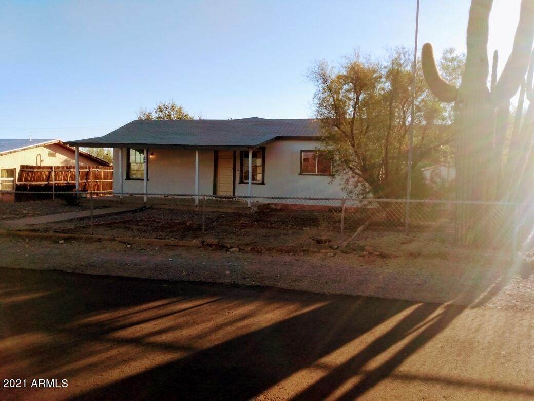 800 Lyons Avenue - Photo 1