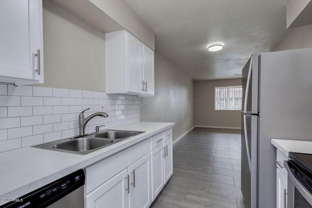 402 Beck Avenue - Photo 1