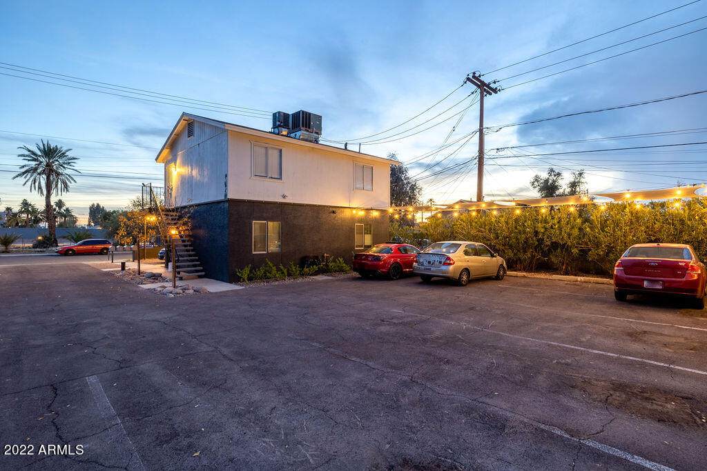 1014 Campbell Avenue - Photo 1