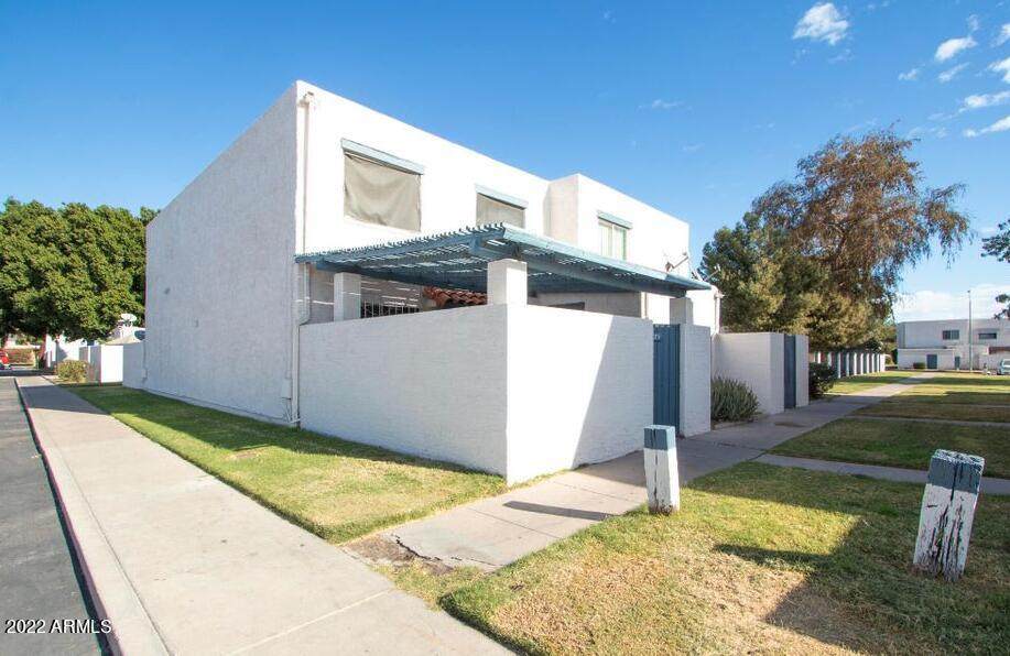 5221 42ND Parkway - Photo 1