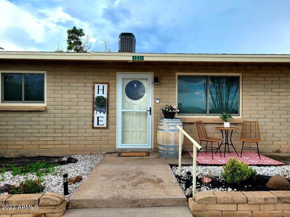 1211 North Drive - Photo 1